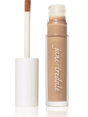 IC_PureMatchConcealer-HO-Soldier-CapOff-9